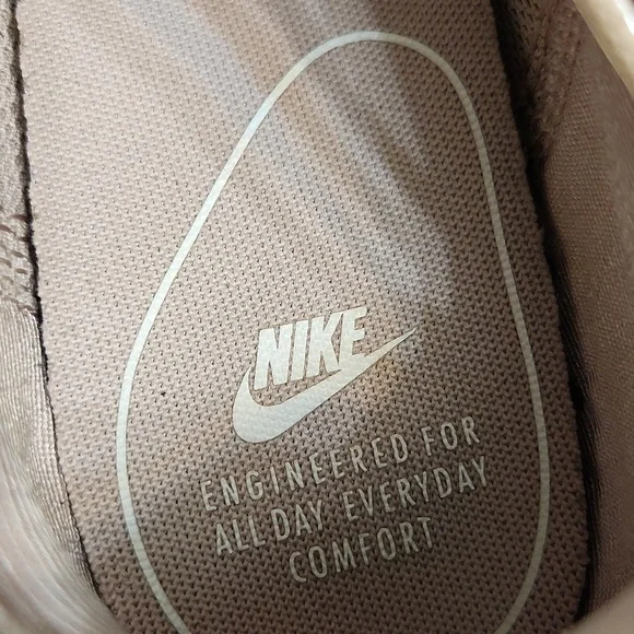 Nike Air Max Axis Running sneakers (womens size 8.5) - Picture 12 of 13